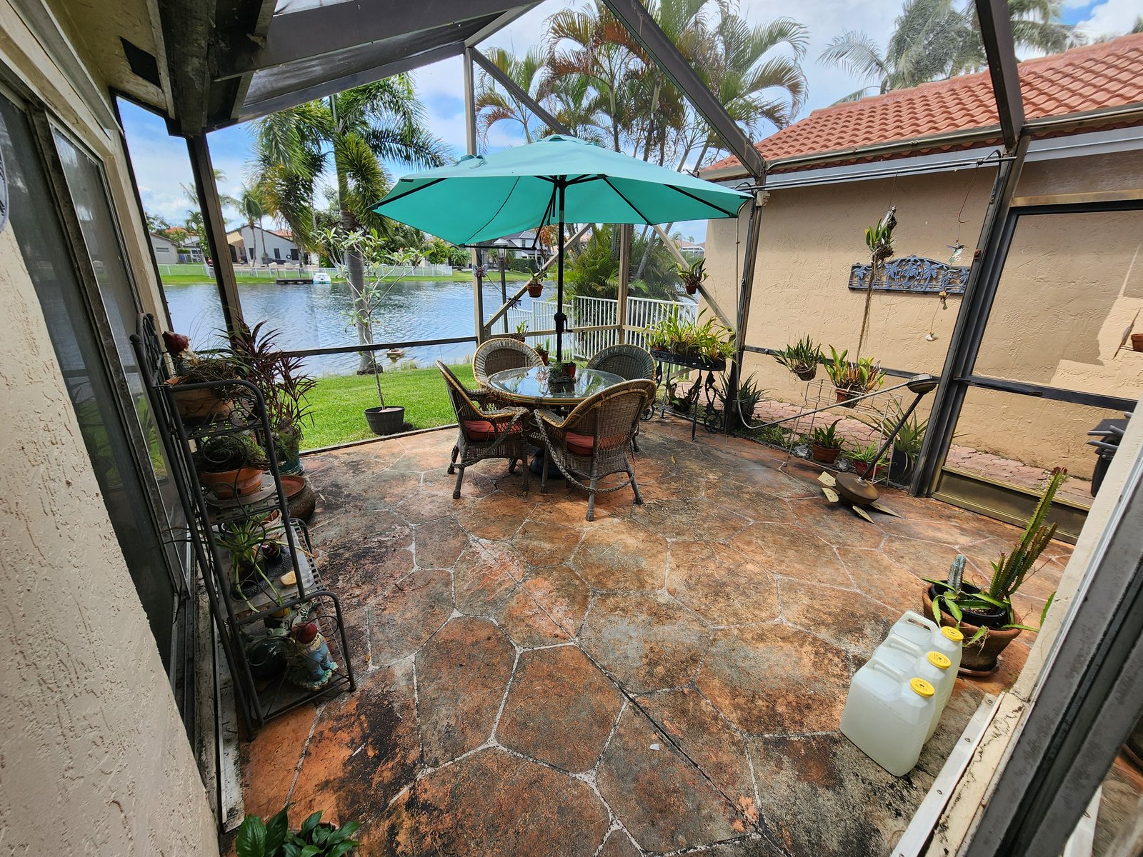 986 SW 180th Ter — Screened patio, looking at the lake