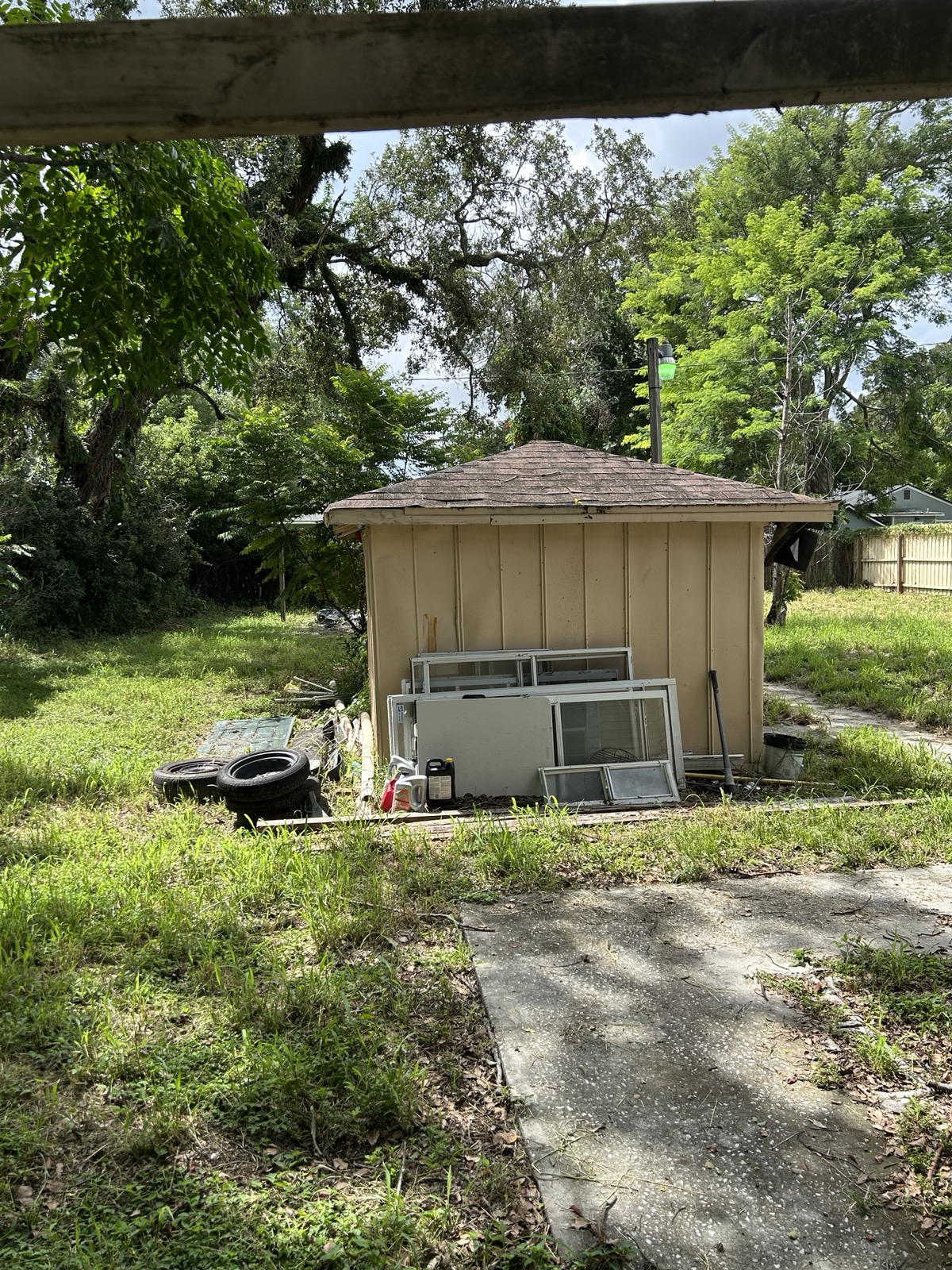 1500 43rd St — The second structure on the lot