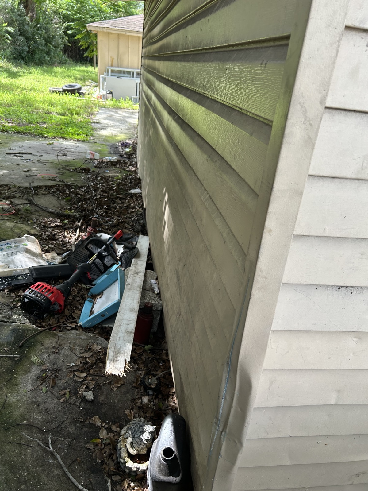 1500 43rd St — Siding detail