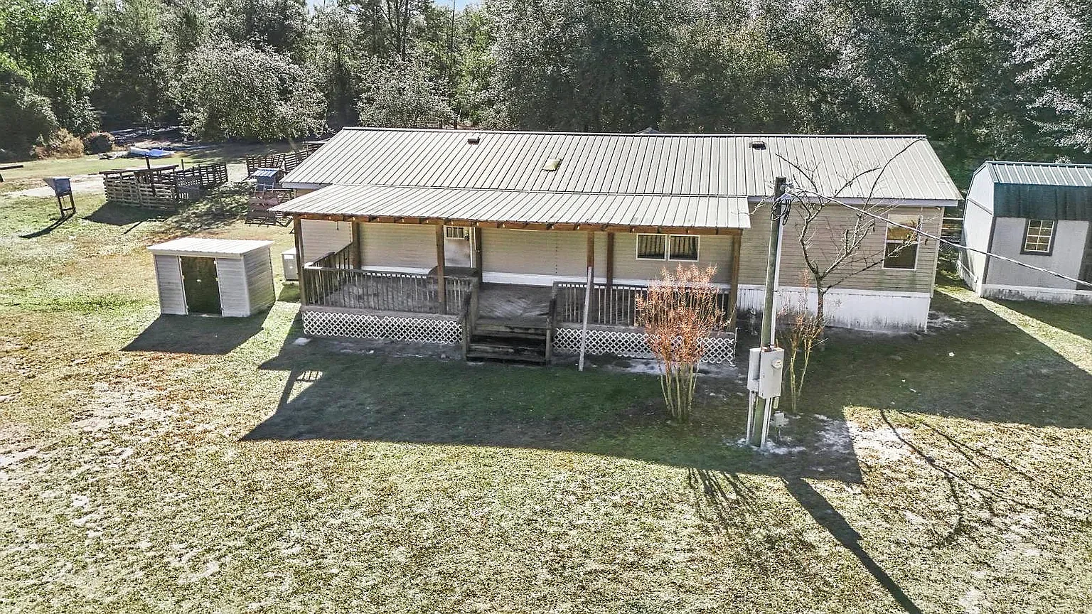 Side elevation under the metal roof